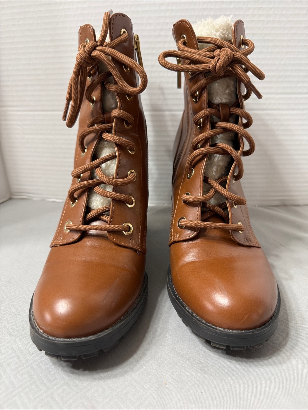 Tommy Hilfiger Twessie Womens Sz 7 Lace Up Side Zip Shearling Trim Gold Accents